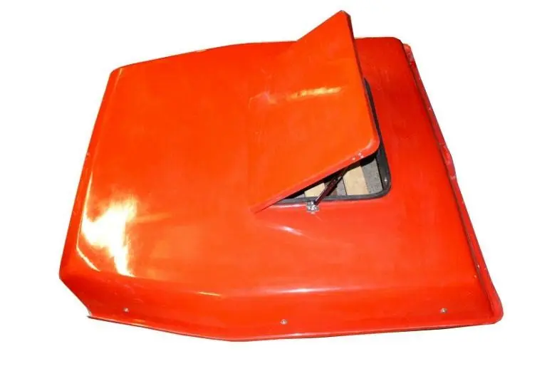 SK0000198-CZ20260306-083332-0-1772757212-size5-17677827046429-175 62117922 Střecha kabiny s poklopem BK6011 - červená Akce