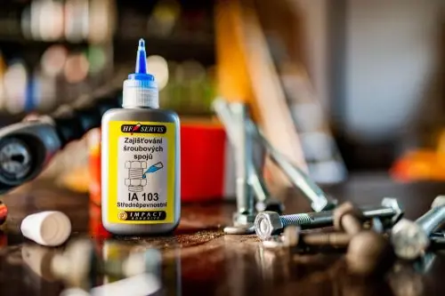 IA 103 / 50 g - středněpevnostní zajišťování závitů Celosvětová Doprava